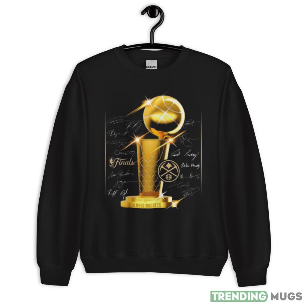 Denver Nuggets 2023 NBA Finals Champions Triple Threat Roster Signatures Men’s Shirt - 18000 Unisex Heavy Blend Crewneck Sweatshirt Denver Nuggets 2023 NBA Finals Champions Triple Threat Roster Signatures Men’s Shirt - 18000 Unisex Heavy Blend Crewneck Sweatshirt